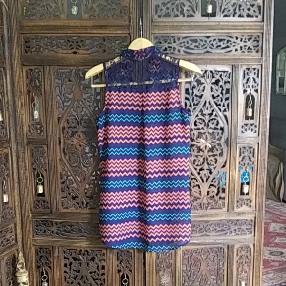 Top - Picture 2 of 2